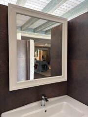 Ayaklı 2 Kapaklı Lavabolu Beyaz-Mat 95 Banyo Dolabı-Aynalı